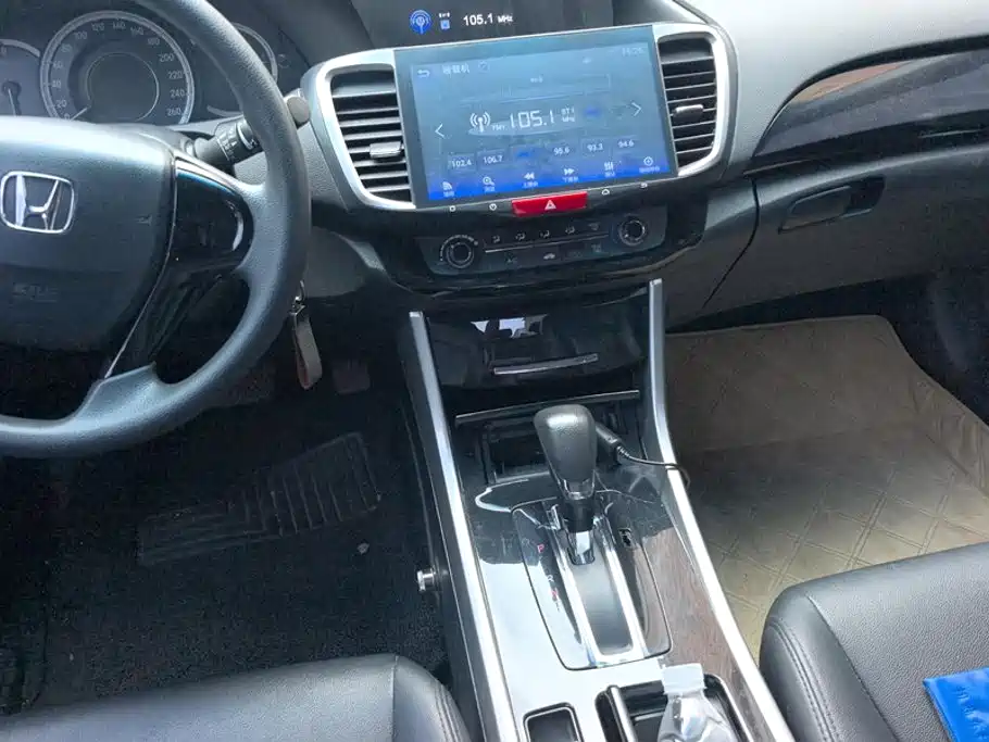 Honda Accord — миниатюра 16