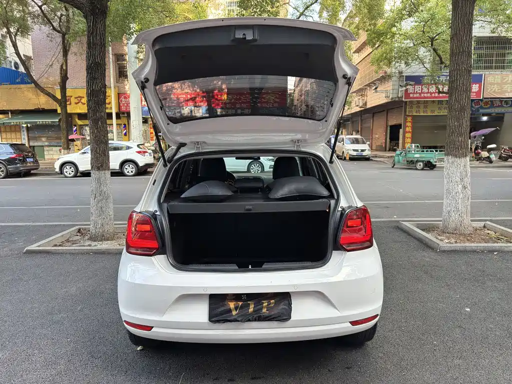 Volkswagen Polo 2016 1.6L AT Comfort