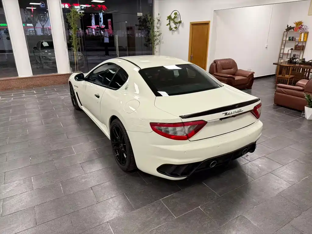 Maserati GranTurismo 2012 4.7L MC Stradale