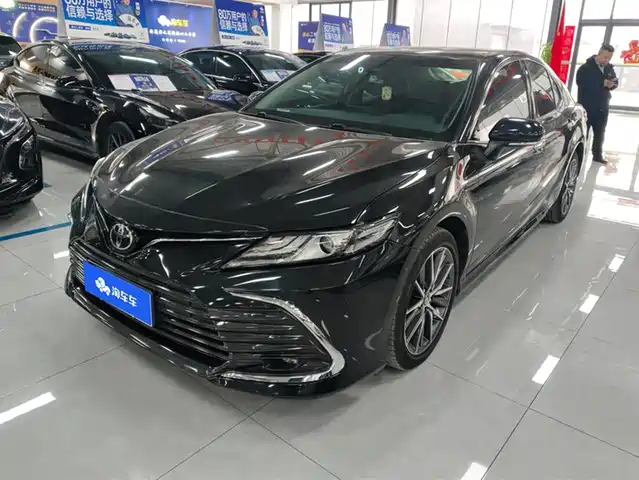 TOYOTA CAMRY