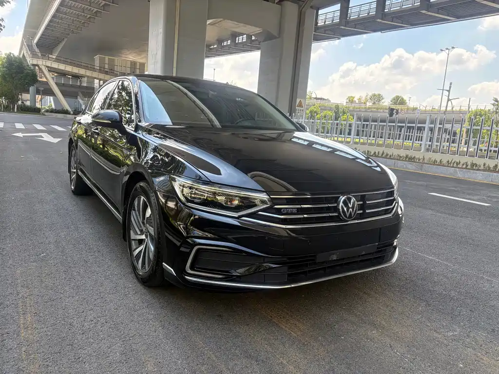 Volkswagen Magotan PHEV — миниатюра 2