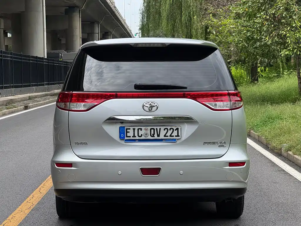 Toyota Previa — миниатюра 11