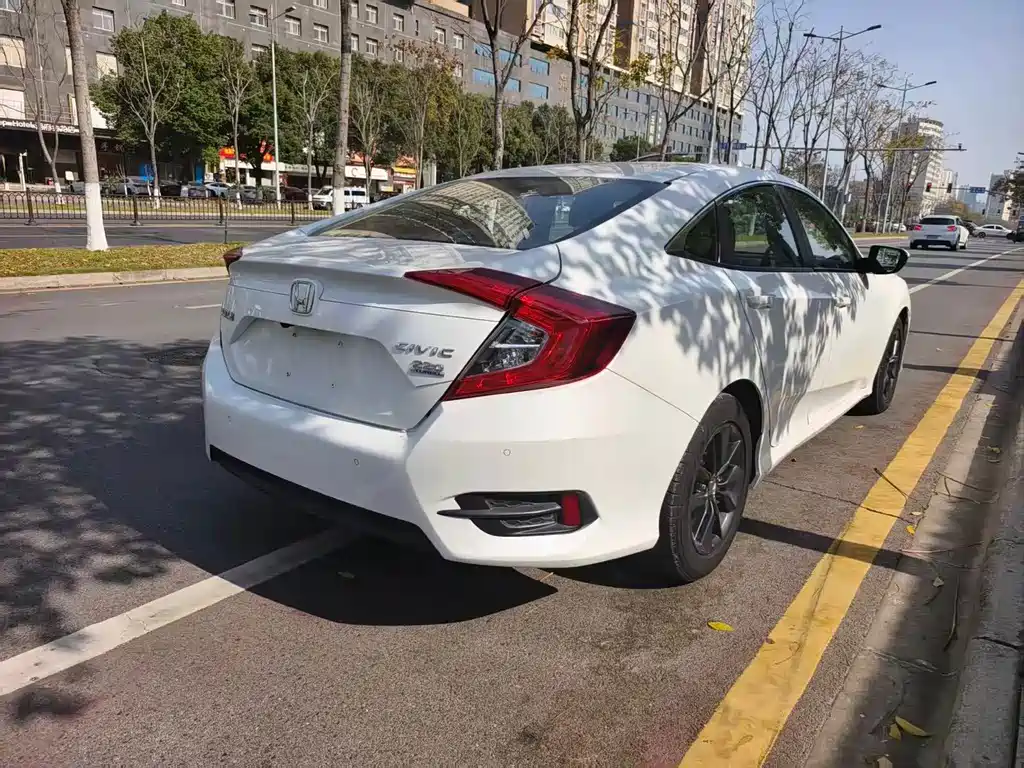 Honda Civic — миниатюра 6