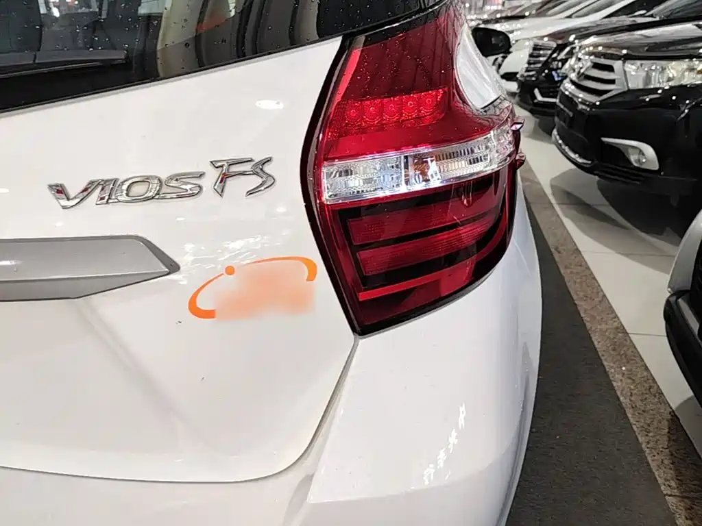 Toyota Vios FS — миниатюра 8