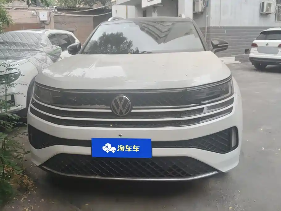 Volkswagen Tavendor 2024 380TSI R-Line