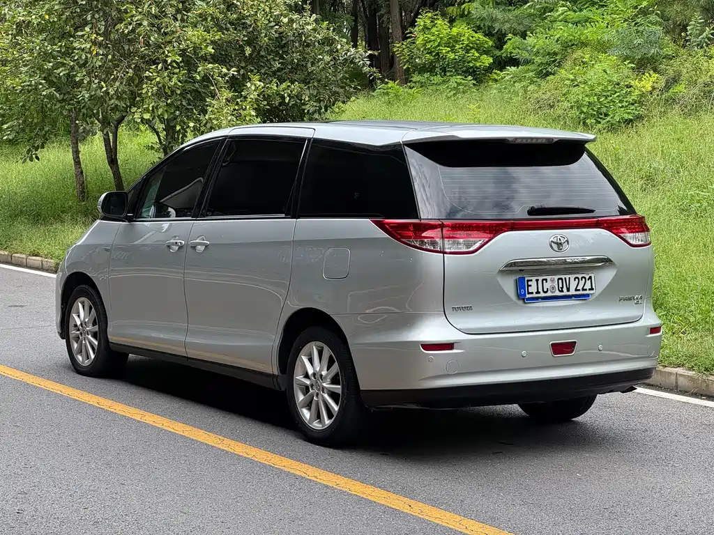 Toyota Previa — миниатюра 14
