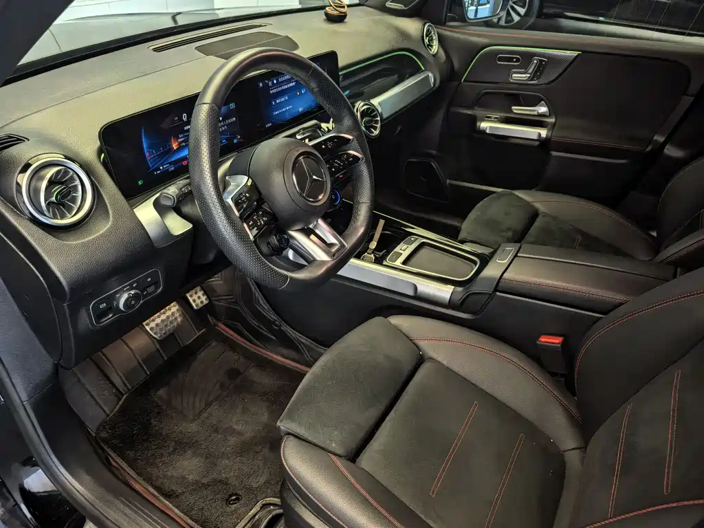 Mercedes-Benz GLB A MG 2024 AMG GLB 35 4MATIC