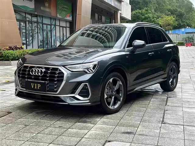 AUDI Q3 2019