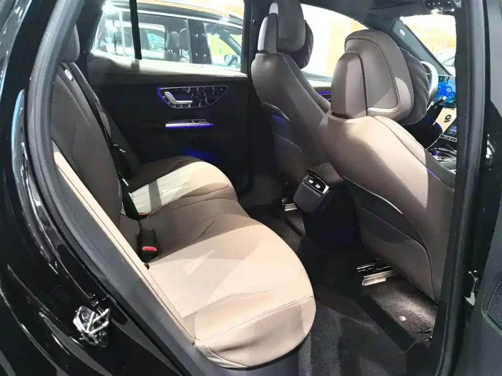 MERCEDES-BENZ EQE SUV