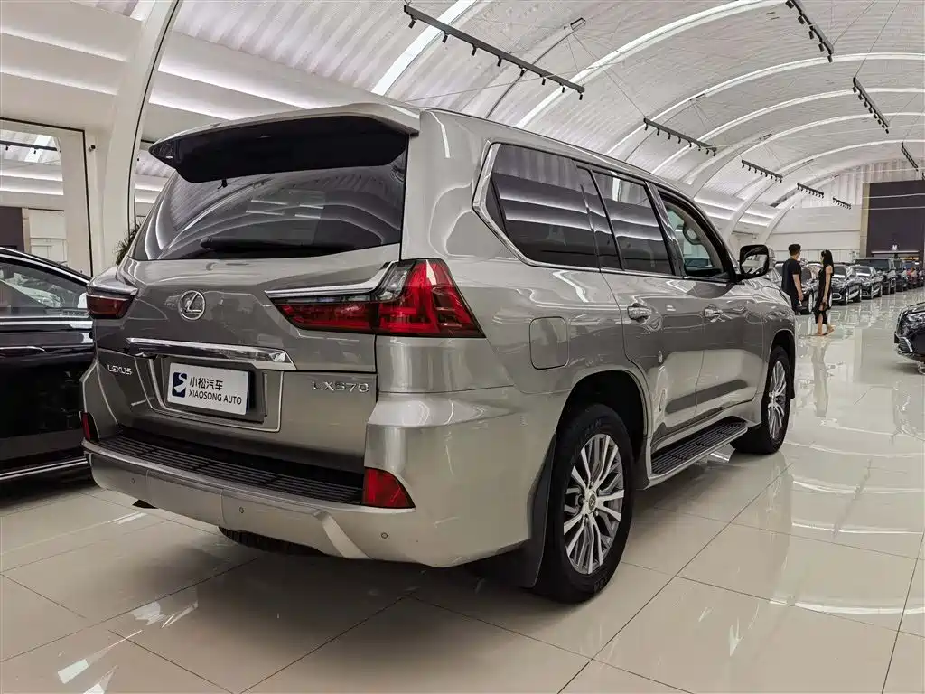 LEXUS LX