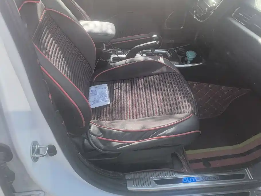 Mitsubishi Outlander — миниатюра 8
