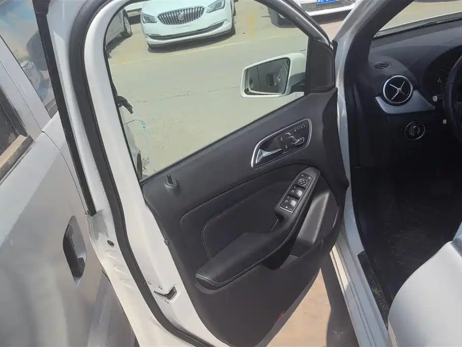 Mercedes-Benz B-Class B 2015 B 200 Fashion