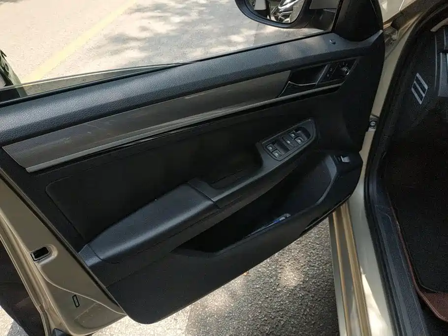 Volkswagen Bora — миниатюра 7