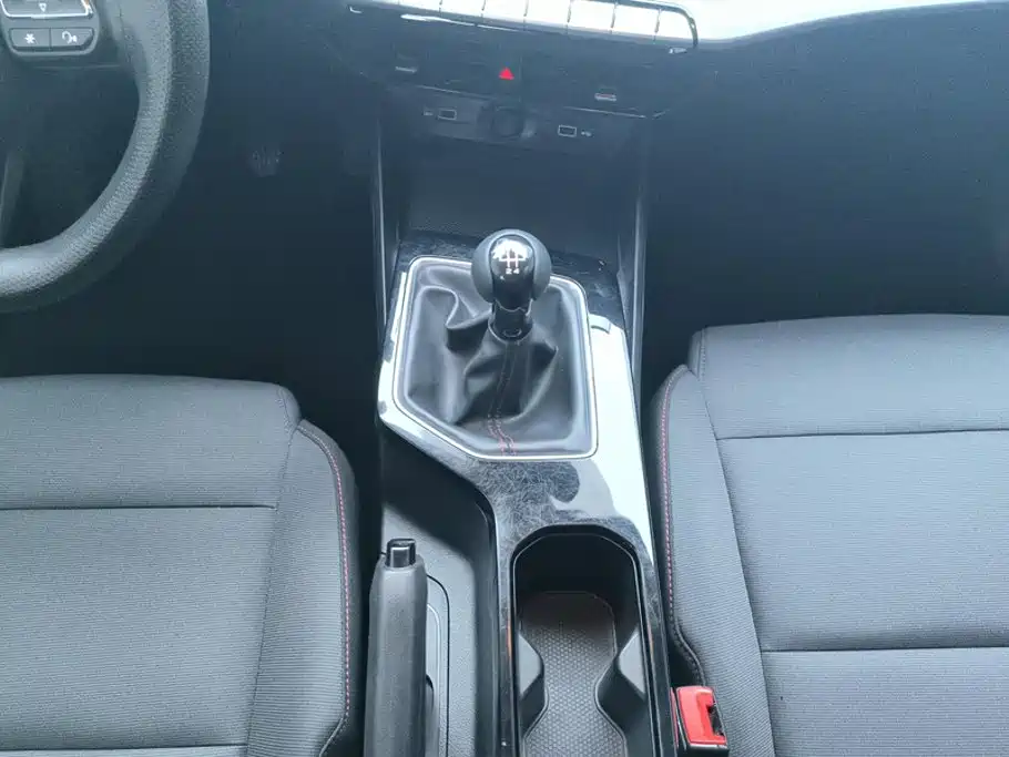 MG MG5 — миниатюра 16