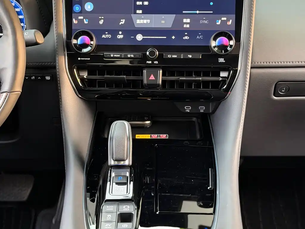 Toyota Vellfire — миниатюра 13