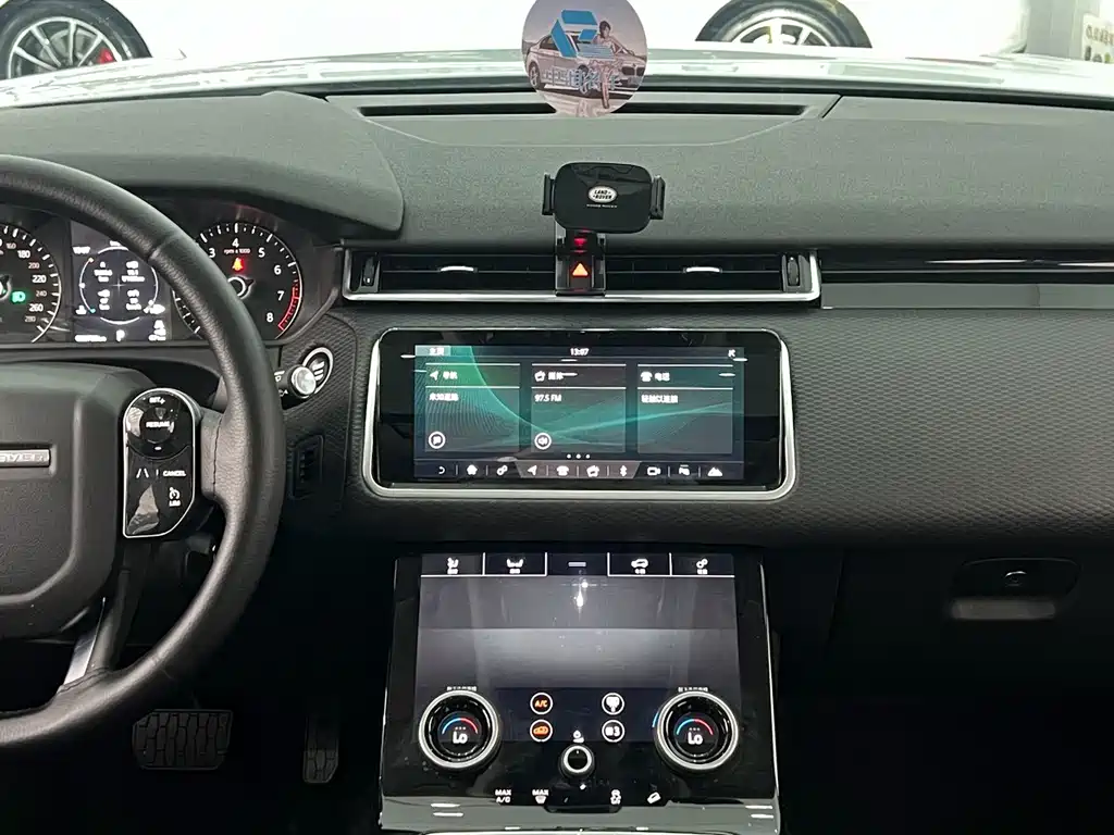 Land Rover Velar — миниатюра 10