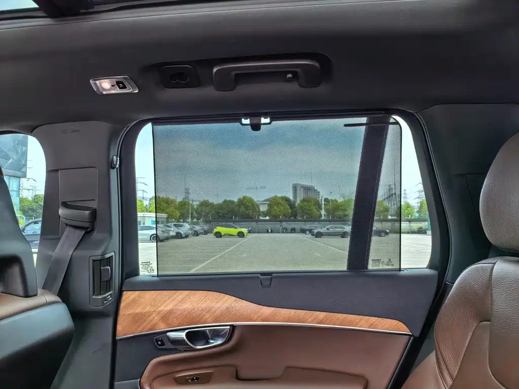 Volvo XC90 — миниатюра 12