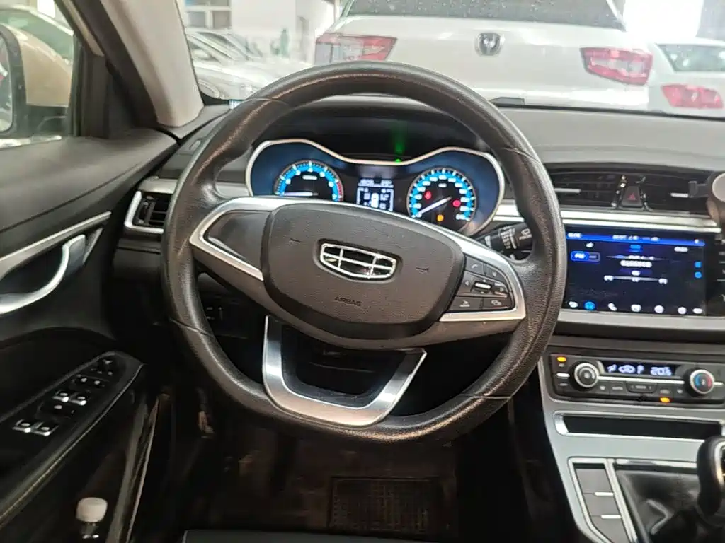 Geely Emgrand — миниатюра 11