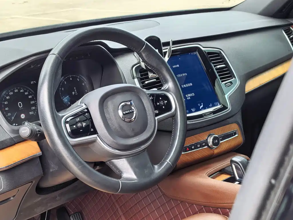 Volvo XC90 — миниатюра 14