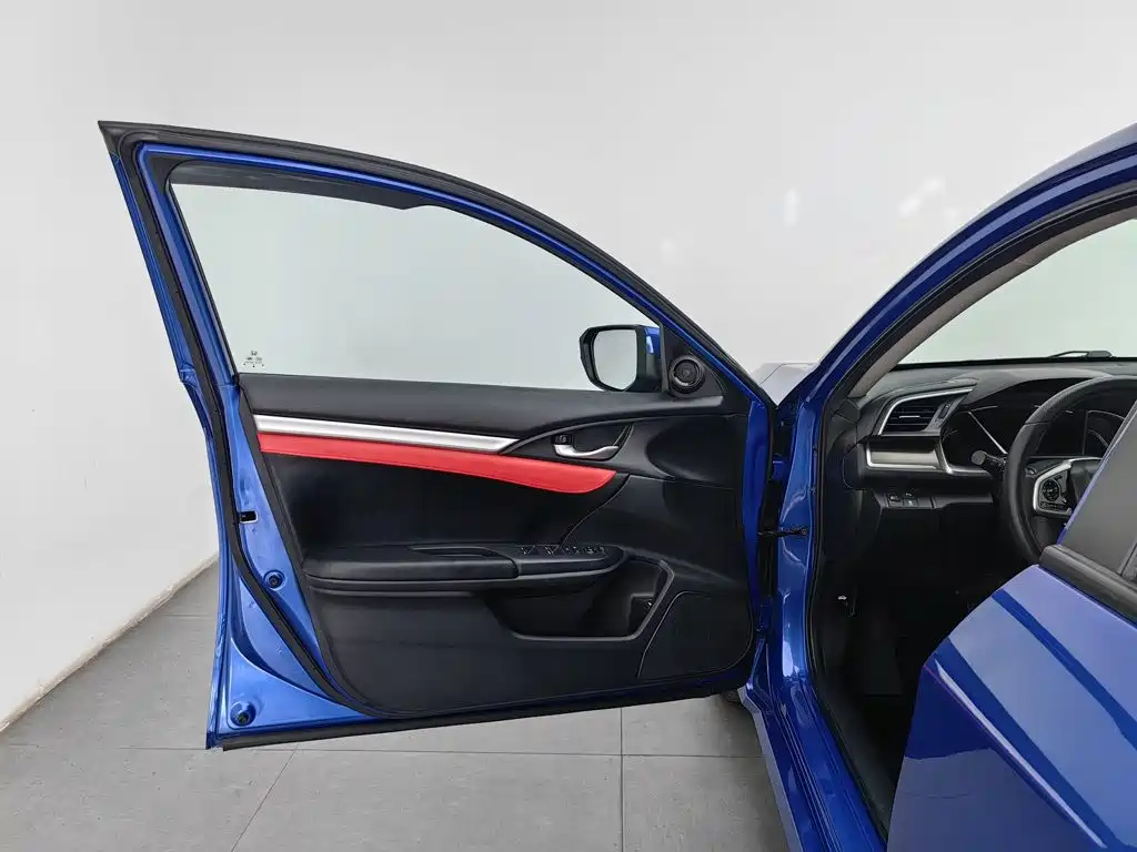 Honda Civic — миниатюра 8