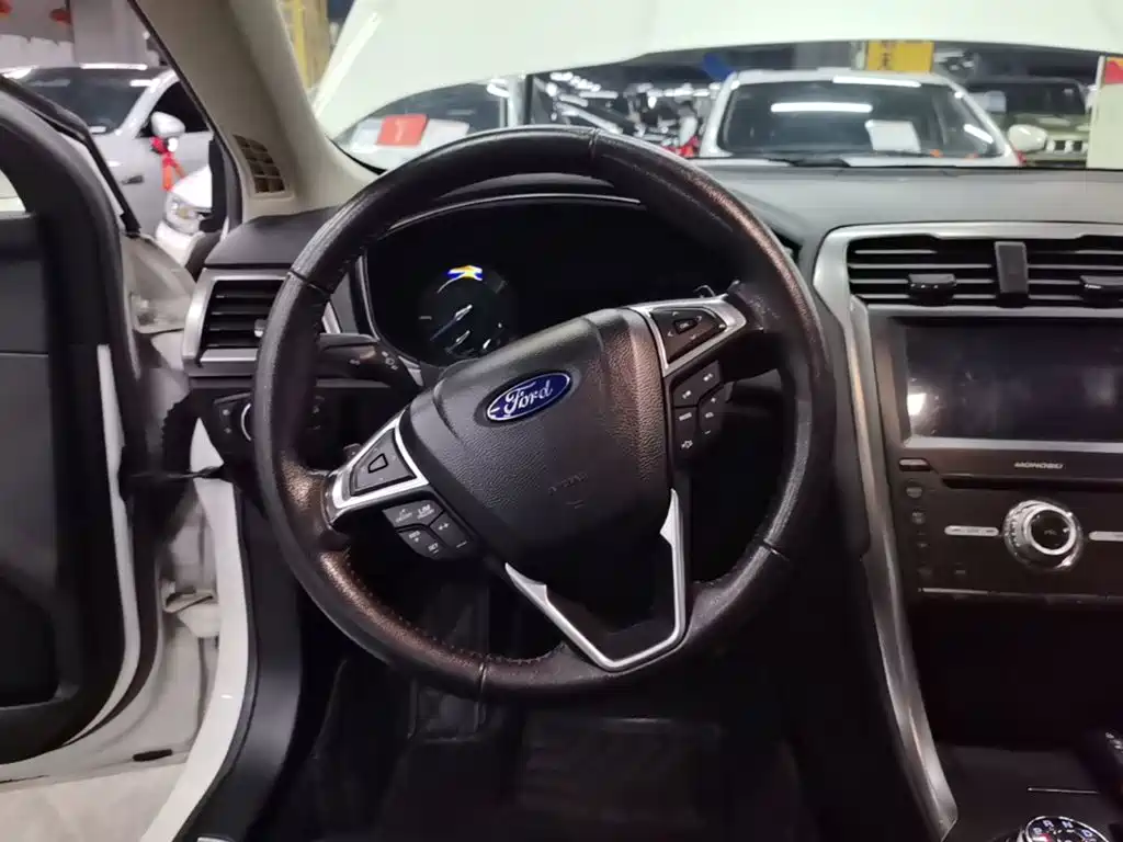 Ford Mondeo — миниатюра 11