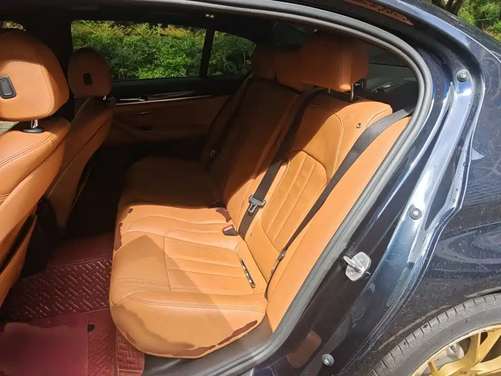 BMW 5 Series — миниатюра 15