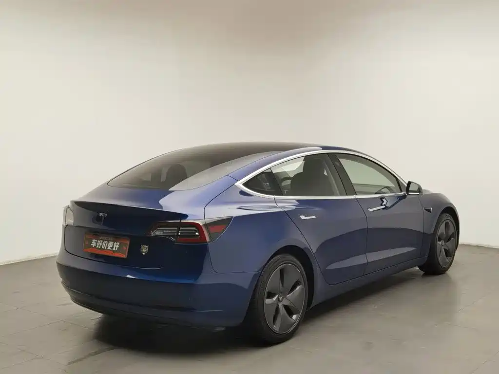 Tesla Model 3 — миниатюра 2