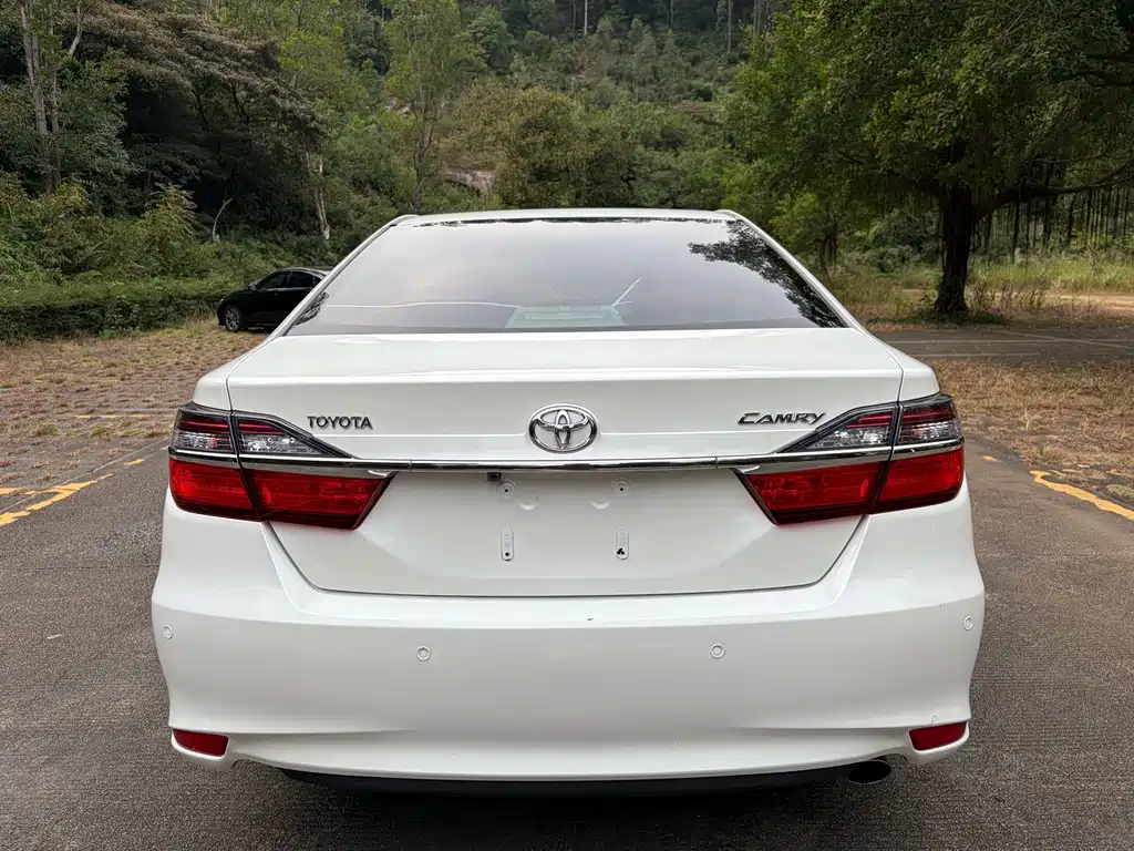 Toyota Camry — миниатюра 8