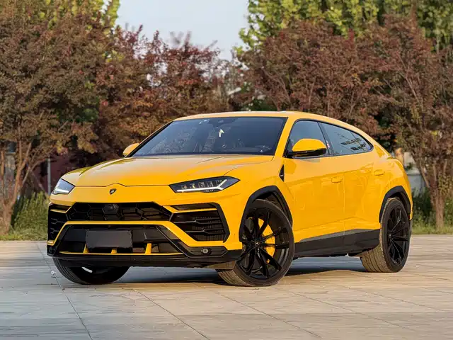 LAMBORGHINI URUS 2022