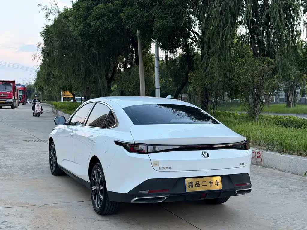 Changan Eado — миниатюра 9