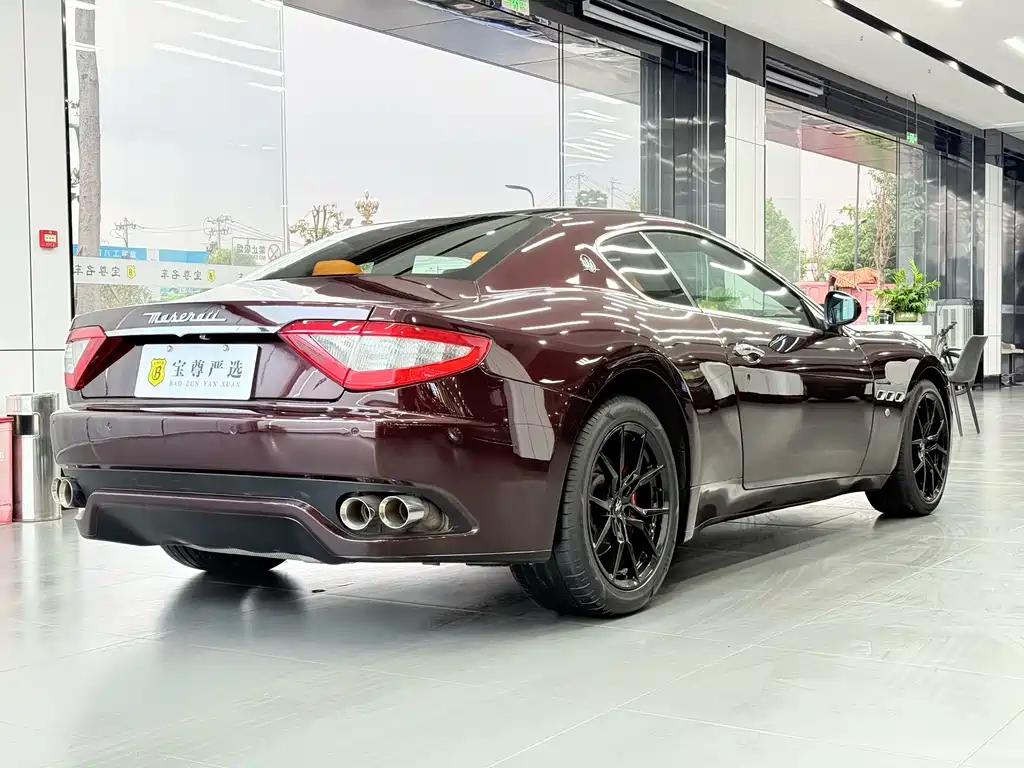 Maserati GranTurismo — миниатюра 5
