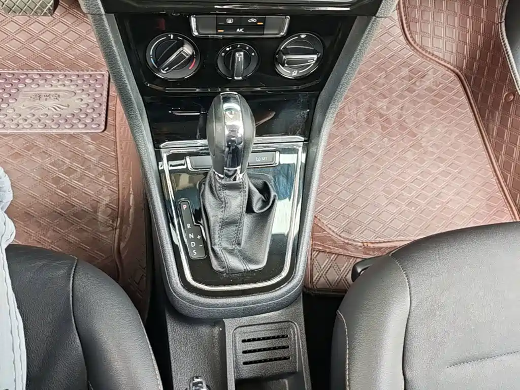 Volkswagen Bora — миниатюра 14
