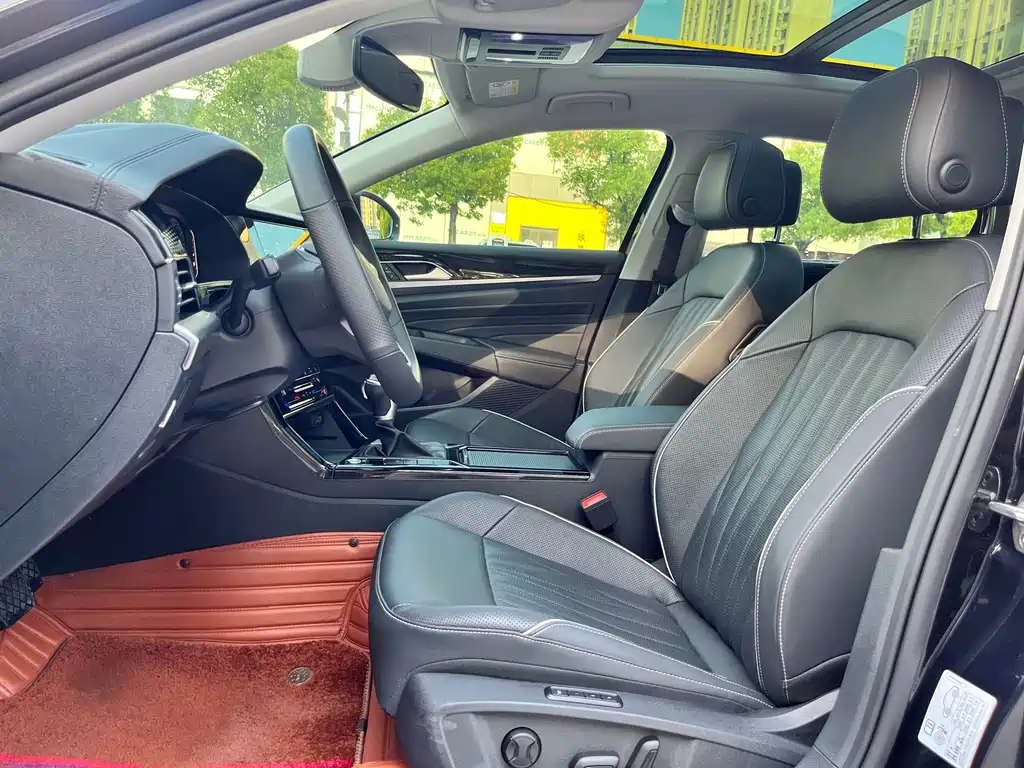 Volkswagen Passat 2023 330TSI Luxury
