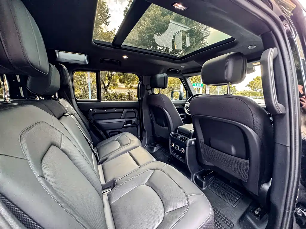 Land Rover Defender — миниатюра 19