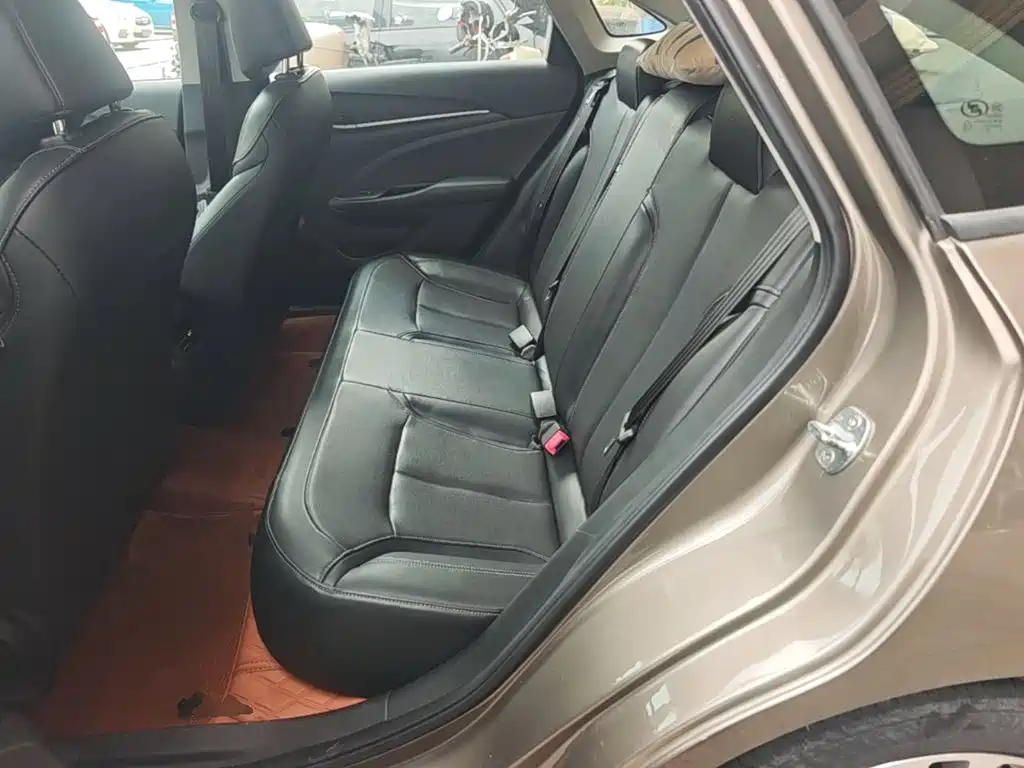 Buick Excelle — миниатюра 17