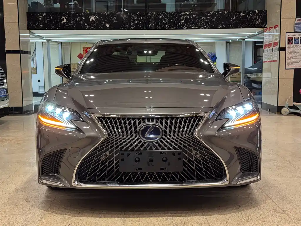 Lexus LS — миниатюра 2