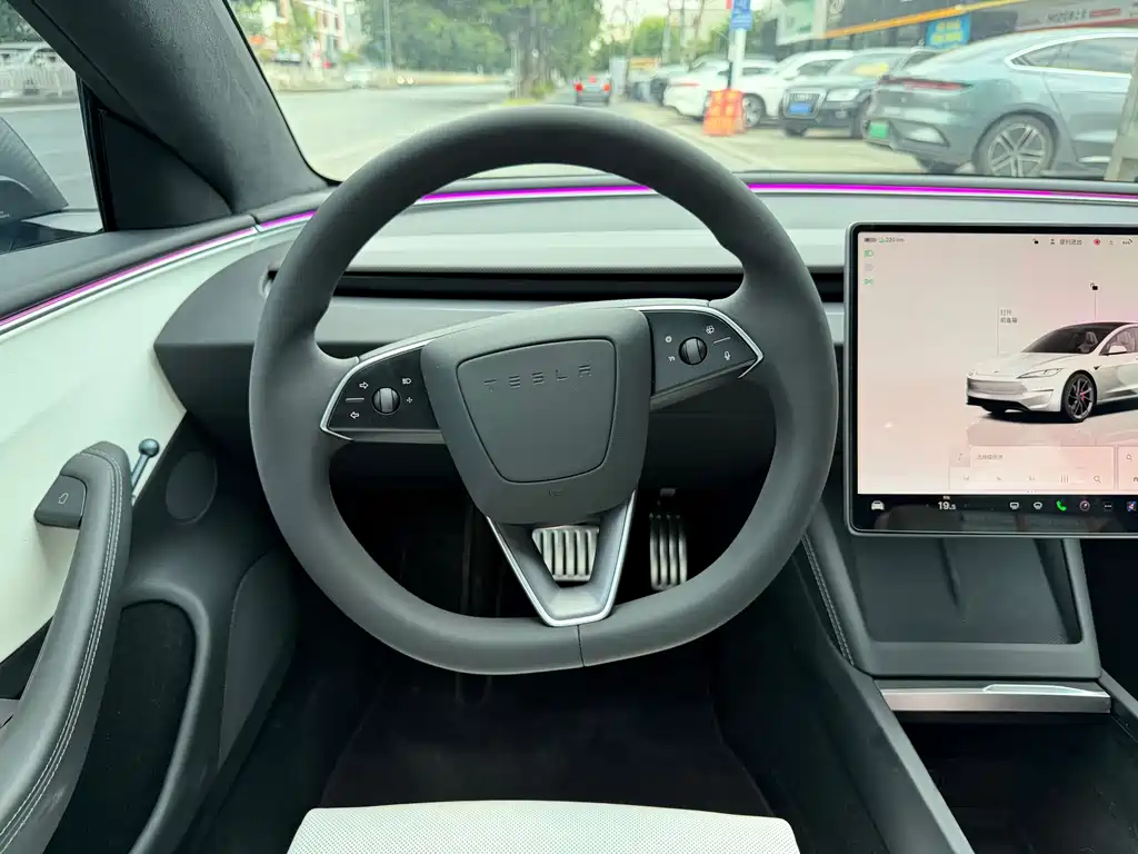 Tesla Model 3 — миниатюра 23