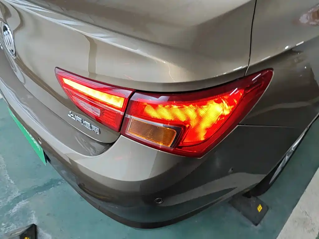 Buick Verano — миниатюра 8