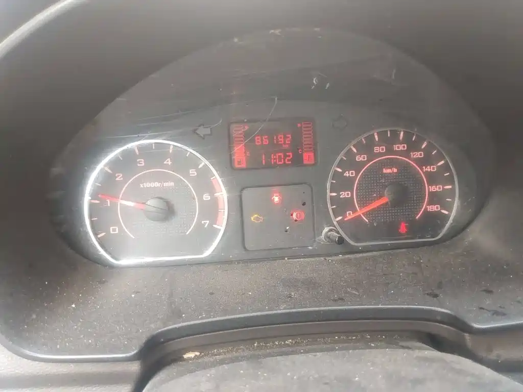 Wuling Hongguang V — миниатюра 13