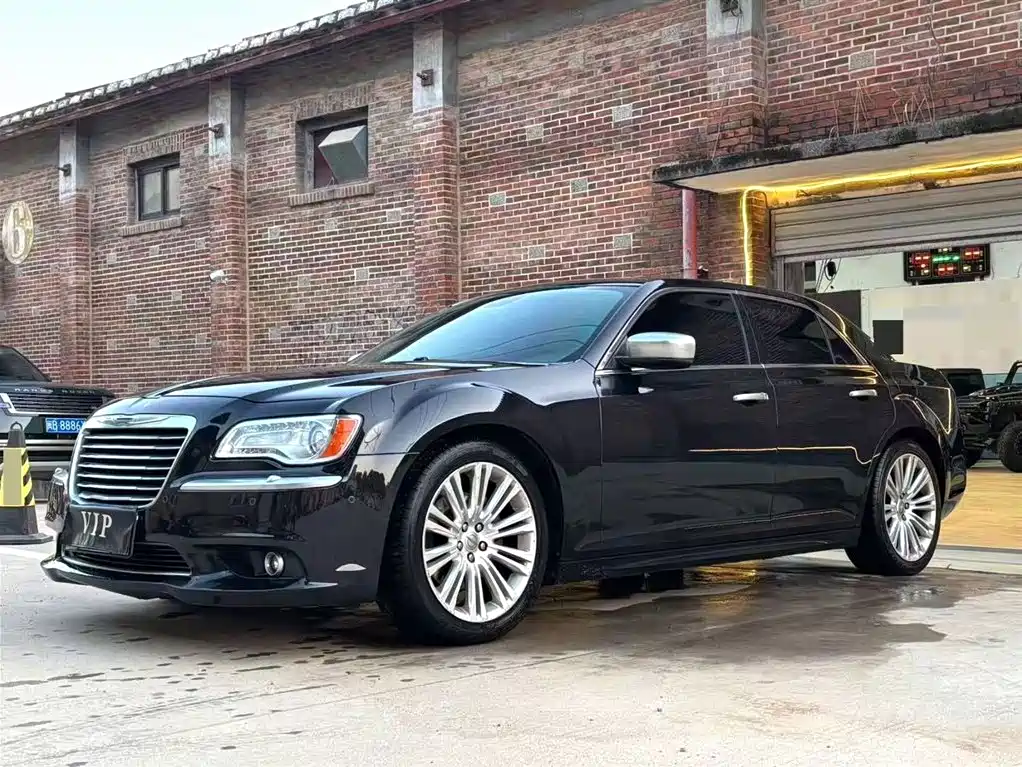 Купить Chrysler 300C