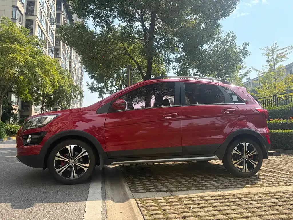 BAIC Senova X25 — миниатюра 4