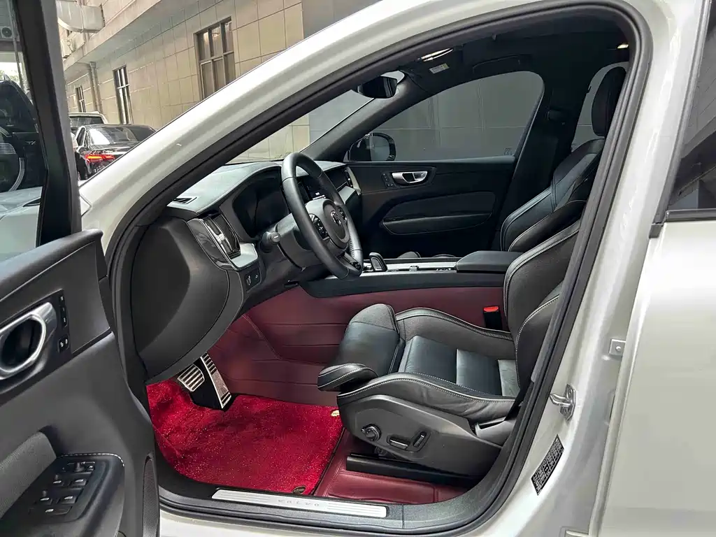 Volvo XC60 — миниатюра 11