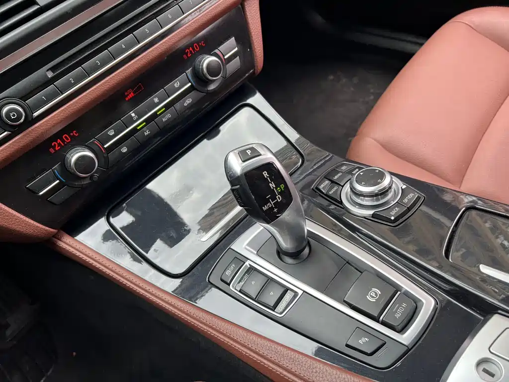 BMW 5 Series (Import) — миниатюра 8