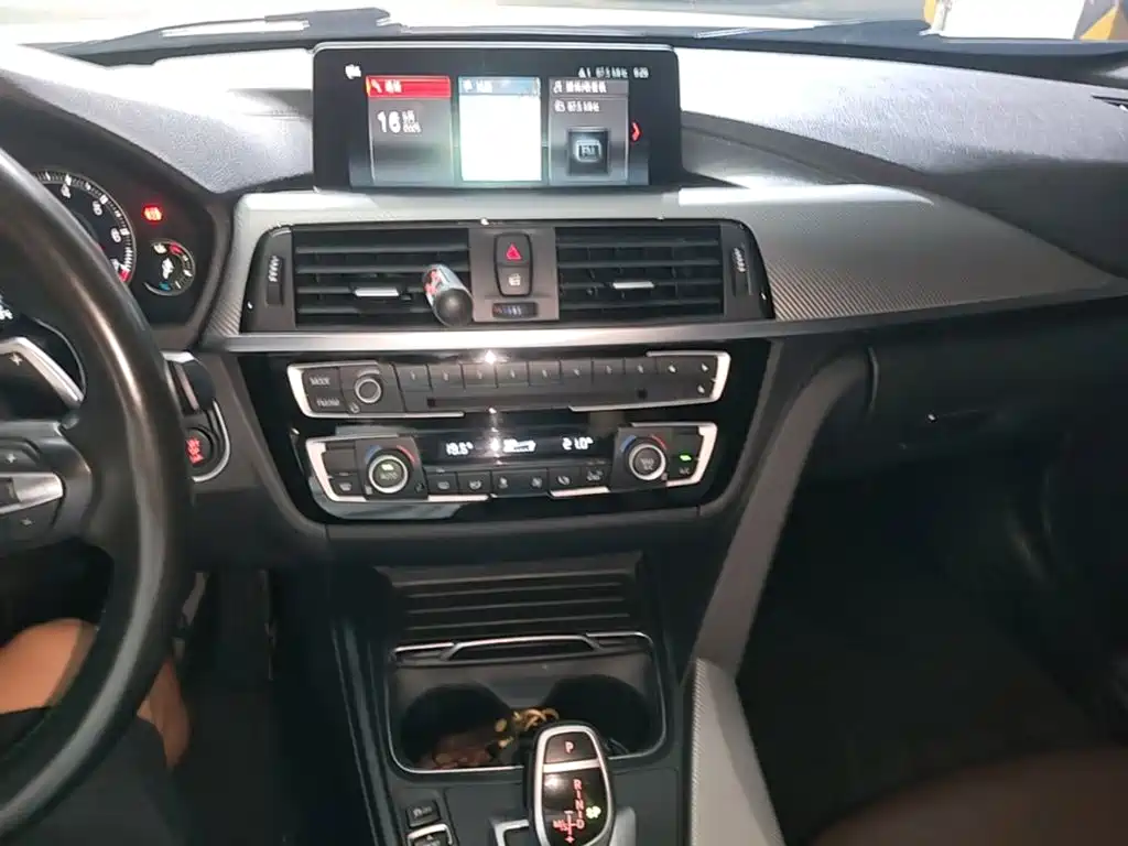 BMW 3 Series — миниатюра 13