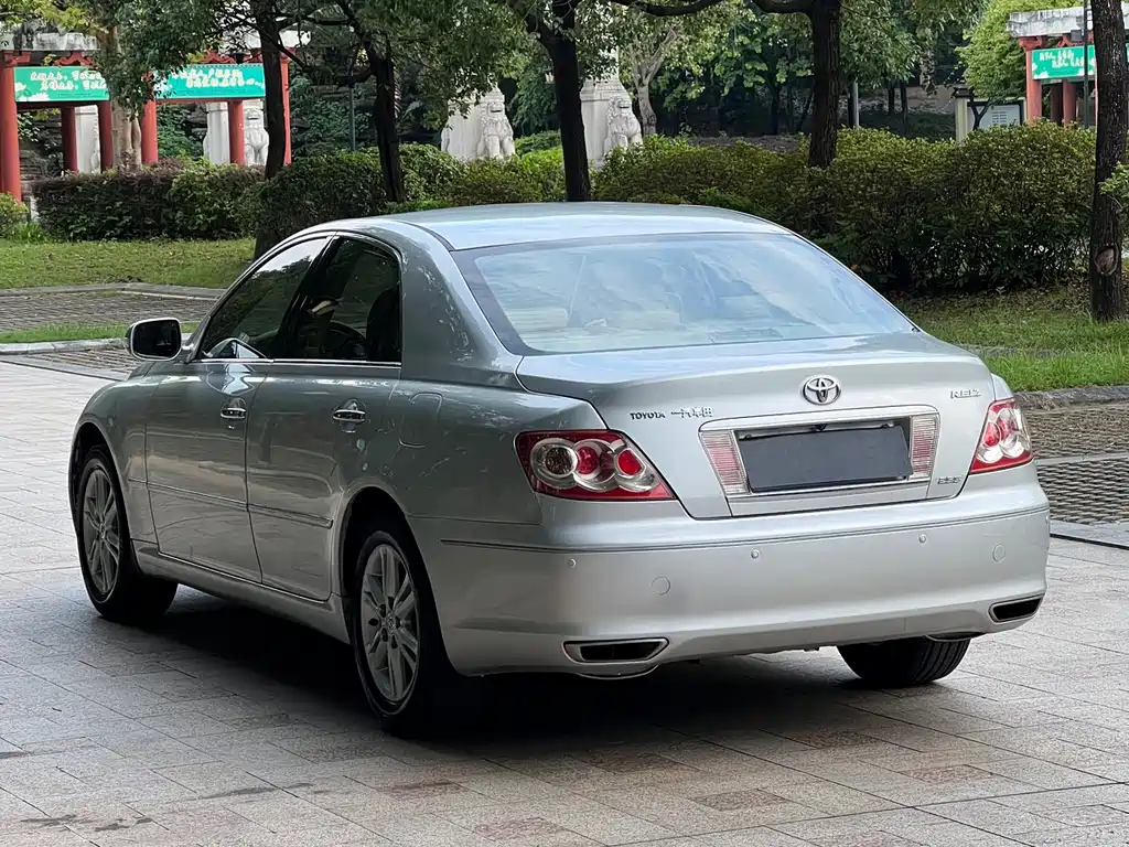 Toyota Reiz — миниатюра 6