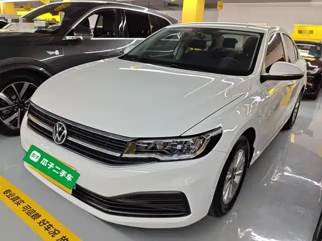 VOLKSWAGEN BORA 2022