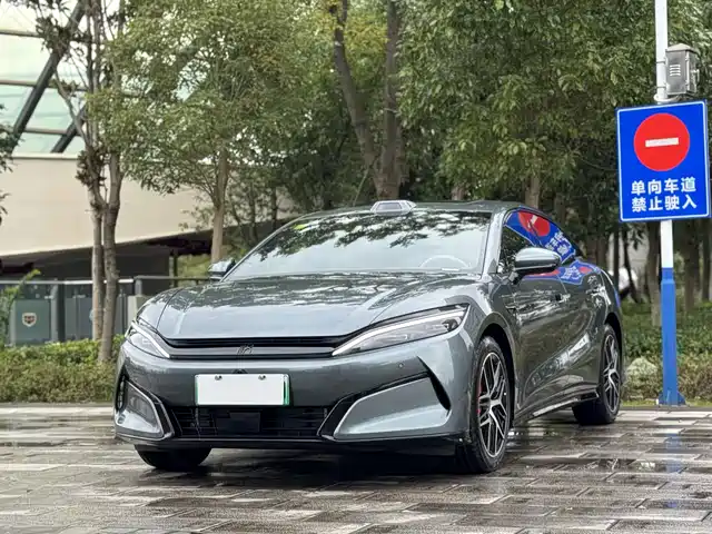 BYD HAN L 2025