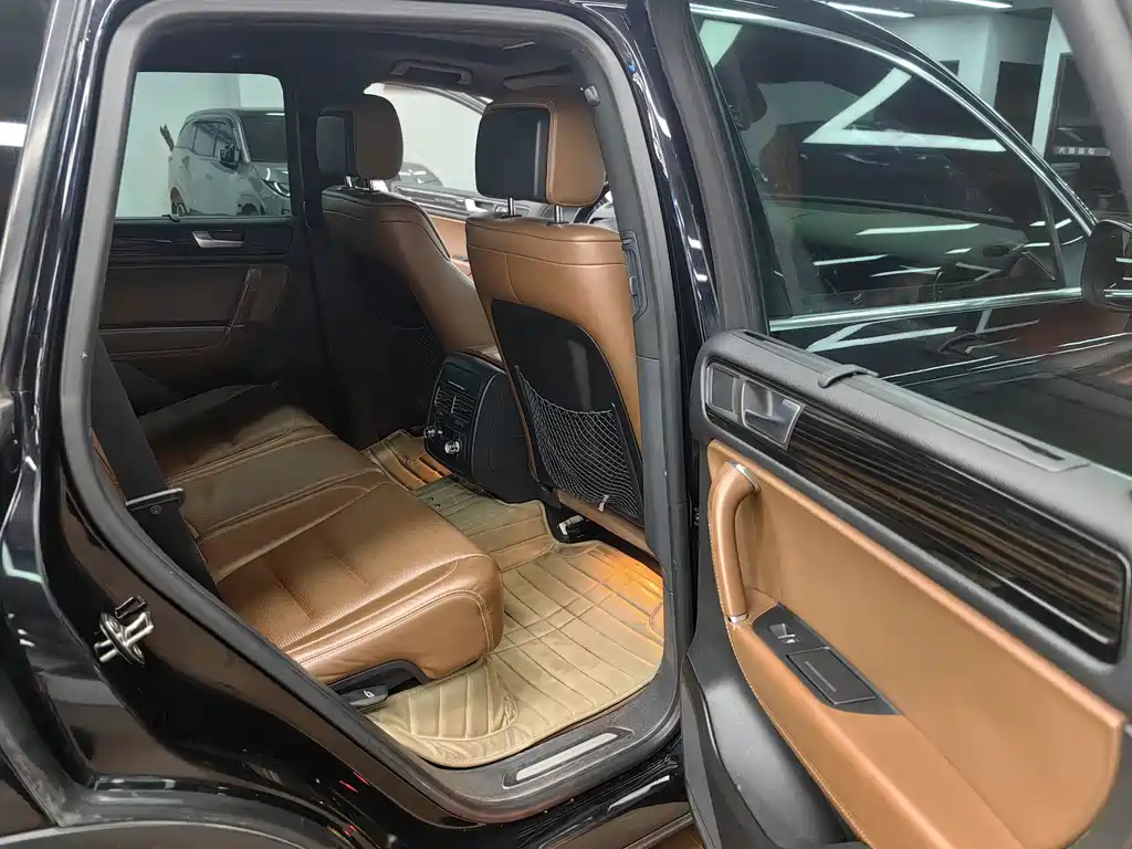 Volkswagen Touareg — миниатюра 12