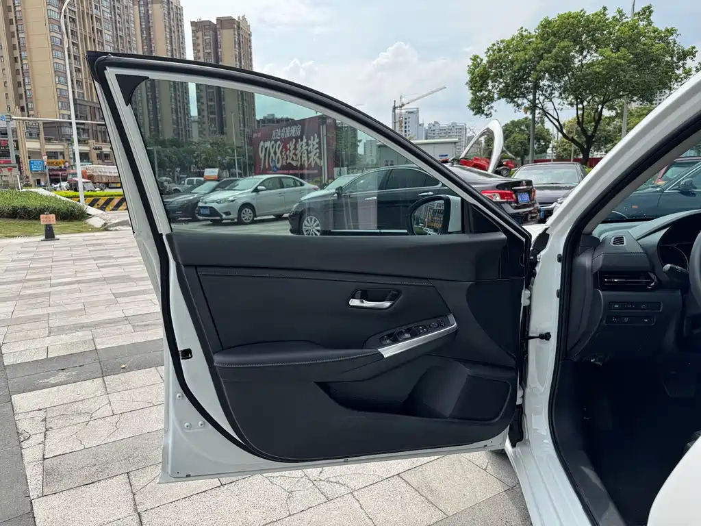 Nissan Sylphy — миниатюра 17