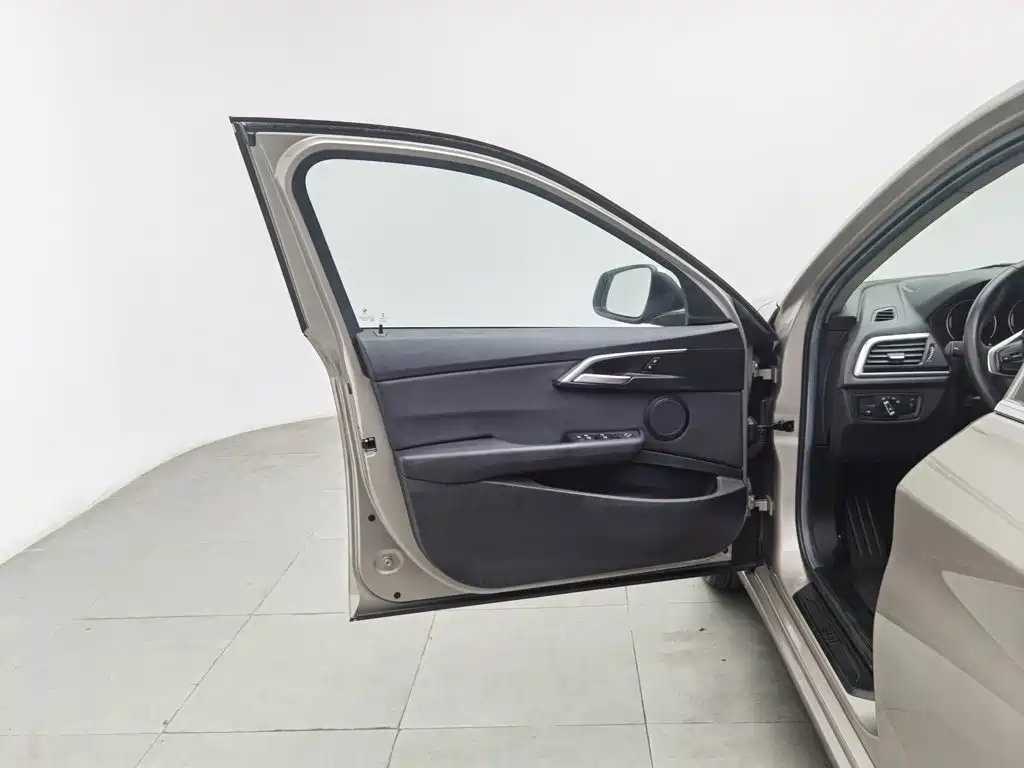 BMW 1 Series — миниатюра 8